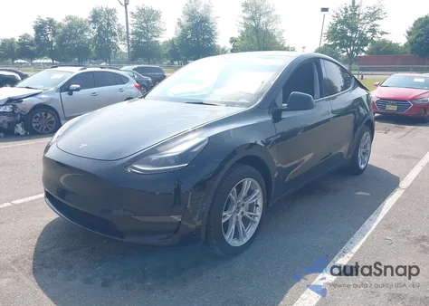 2024 Tesla Model Y Long Range Dual Motor All-Wheel Drive from USA, damaged, VIN 7SAYGDEE1RA235502